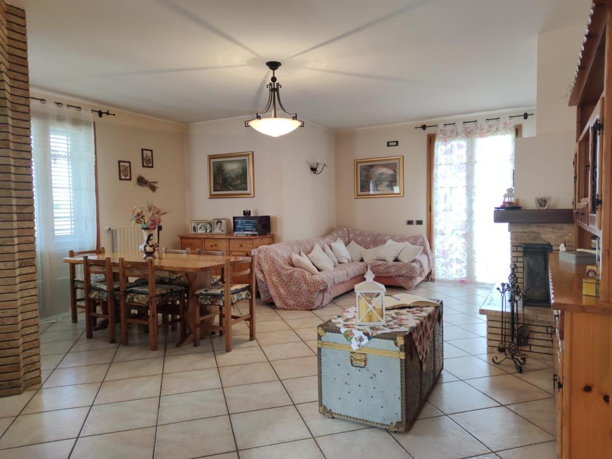 Relax In Collina A Due Passi Dal Mare Apartman Torriana Kültér fotó