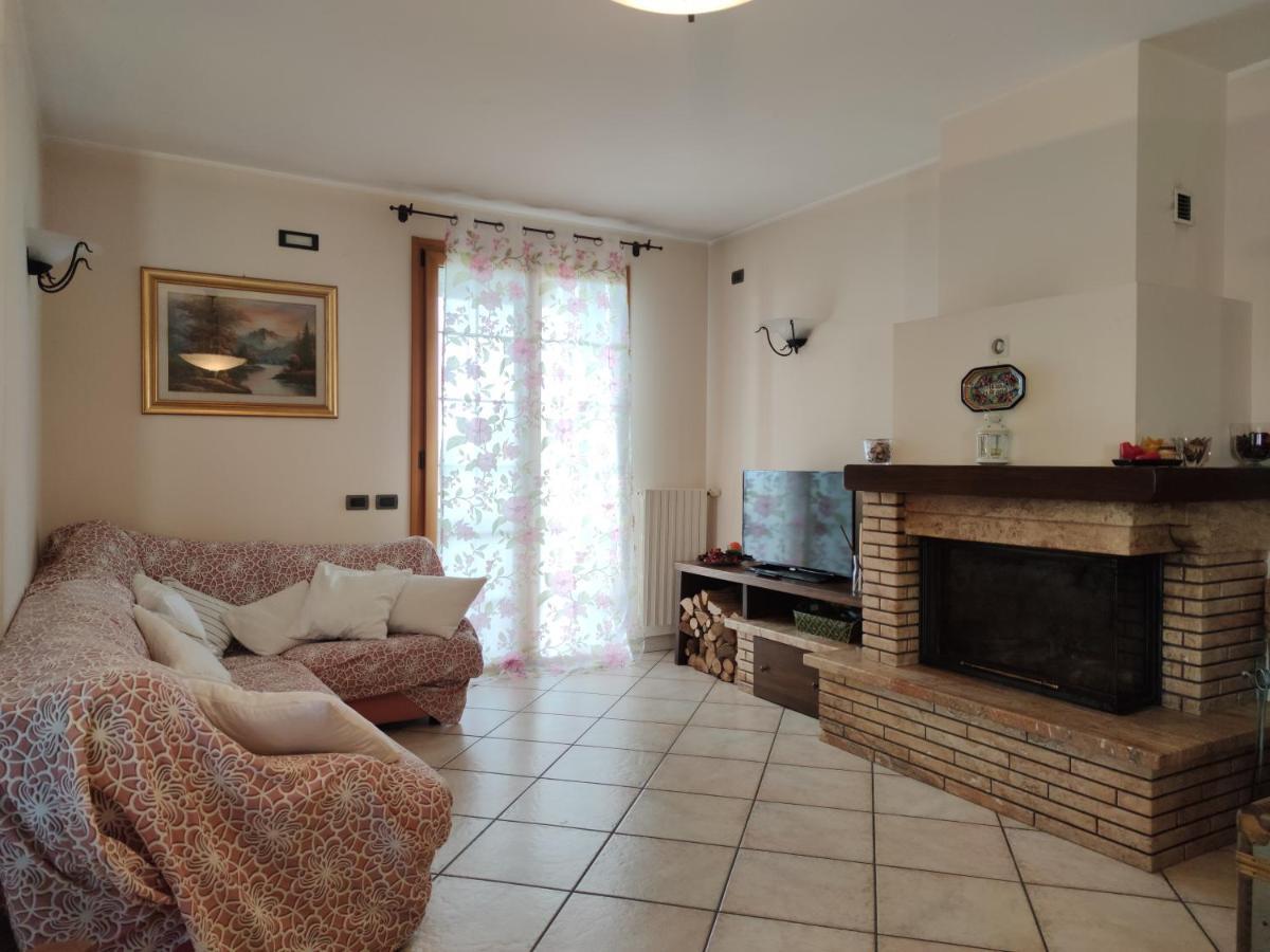 Relax In Collina A Due Passi Dal Mare Apartman Torriana Kültér fotó