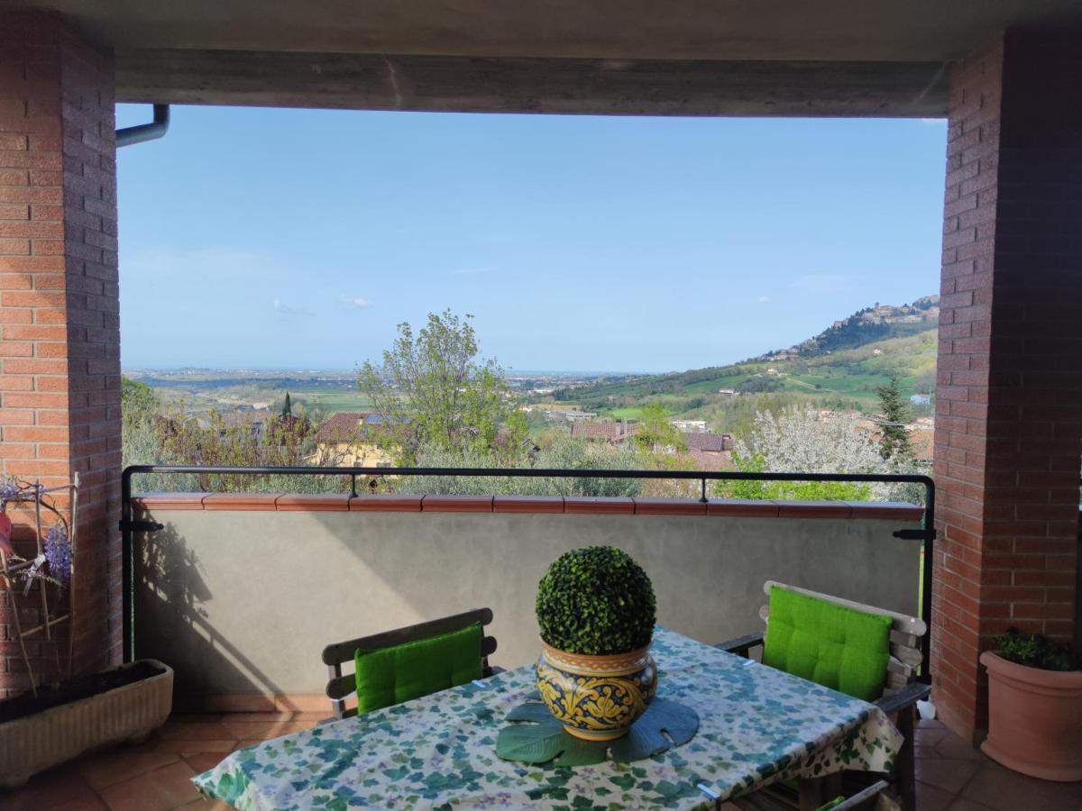 Relax In Collina A Due Passi Dal Mare Apartman Torriana Kültér fotó
