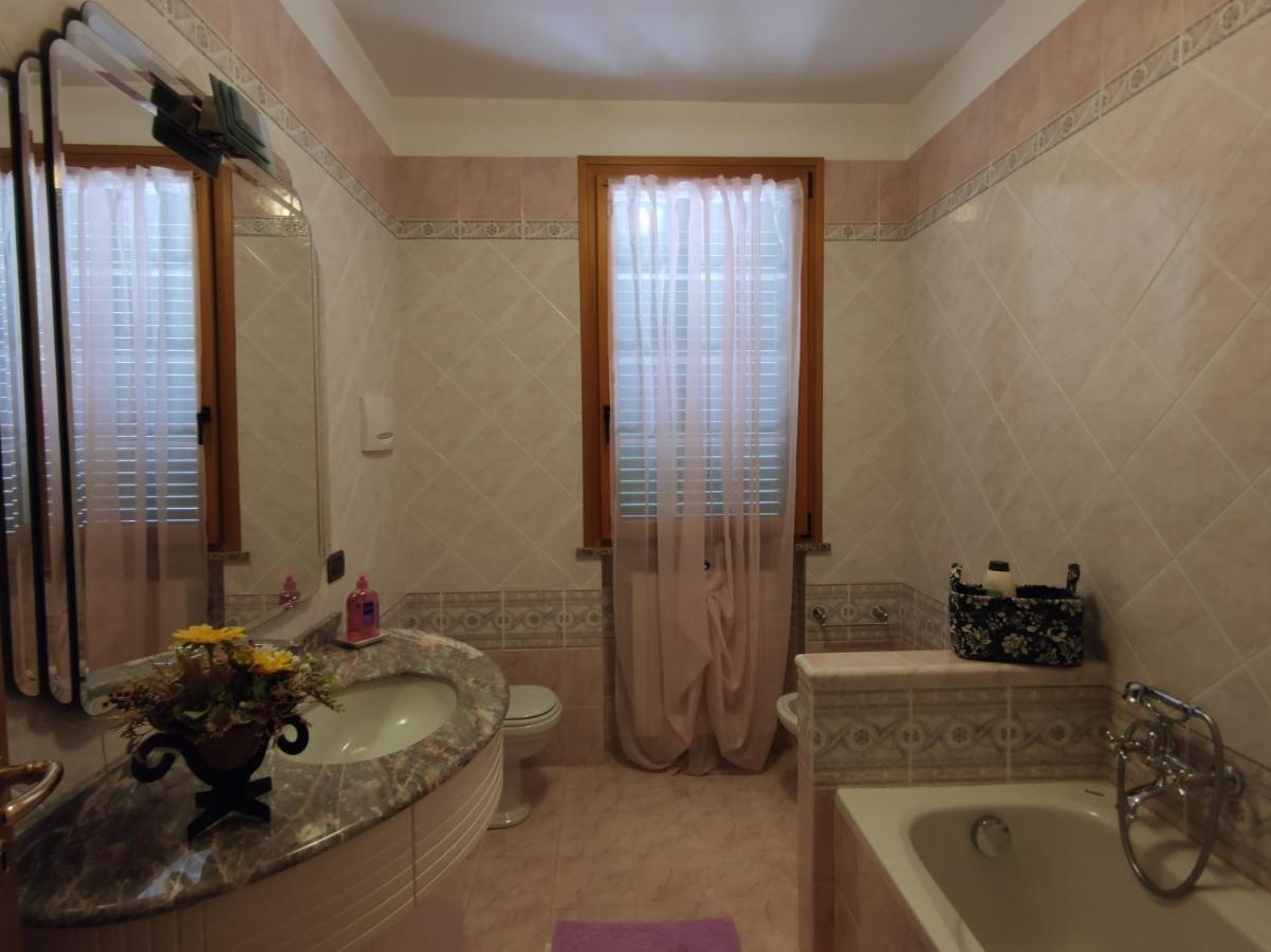 Relax In Collina A Due Passi Dal Mare Apartman Torriana Kültér fotó